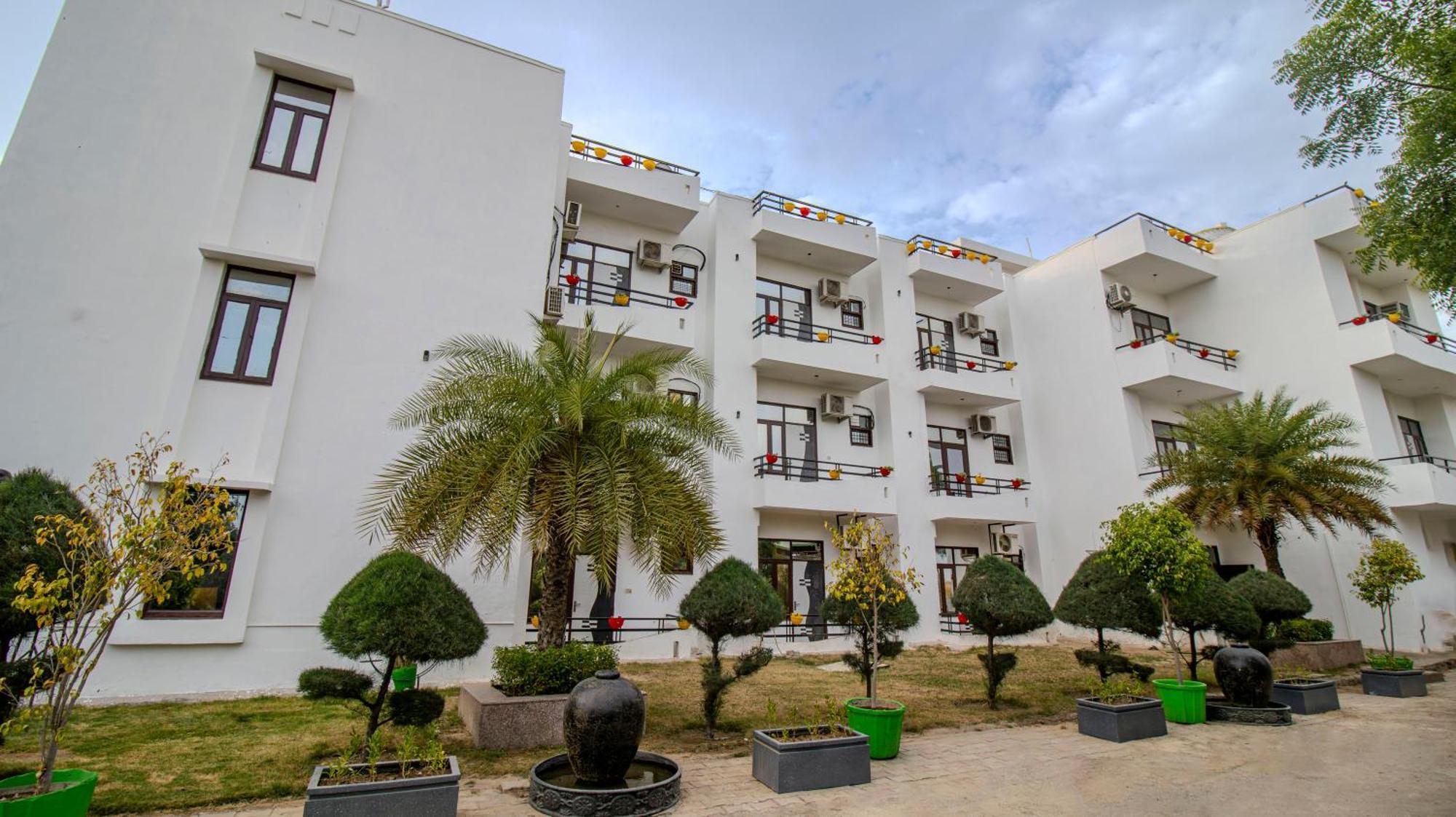 Elegance Resort Vrindāvan Eksteriør bilde