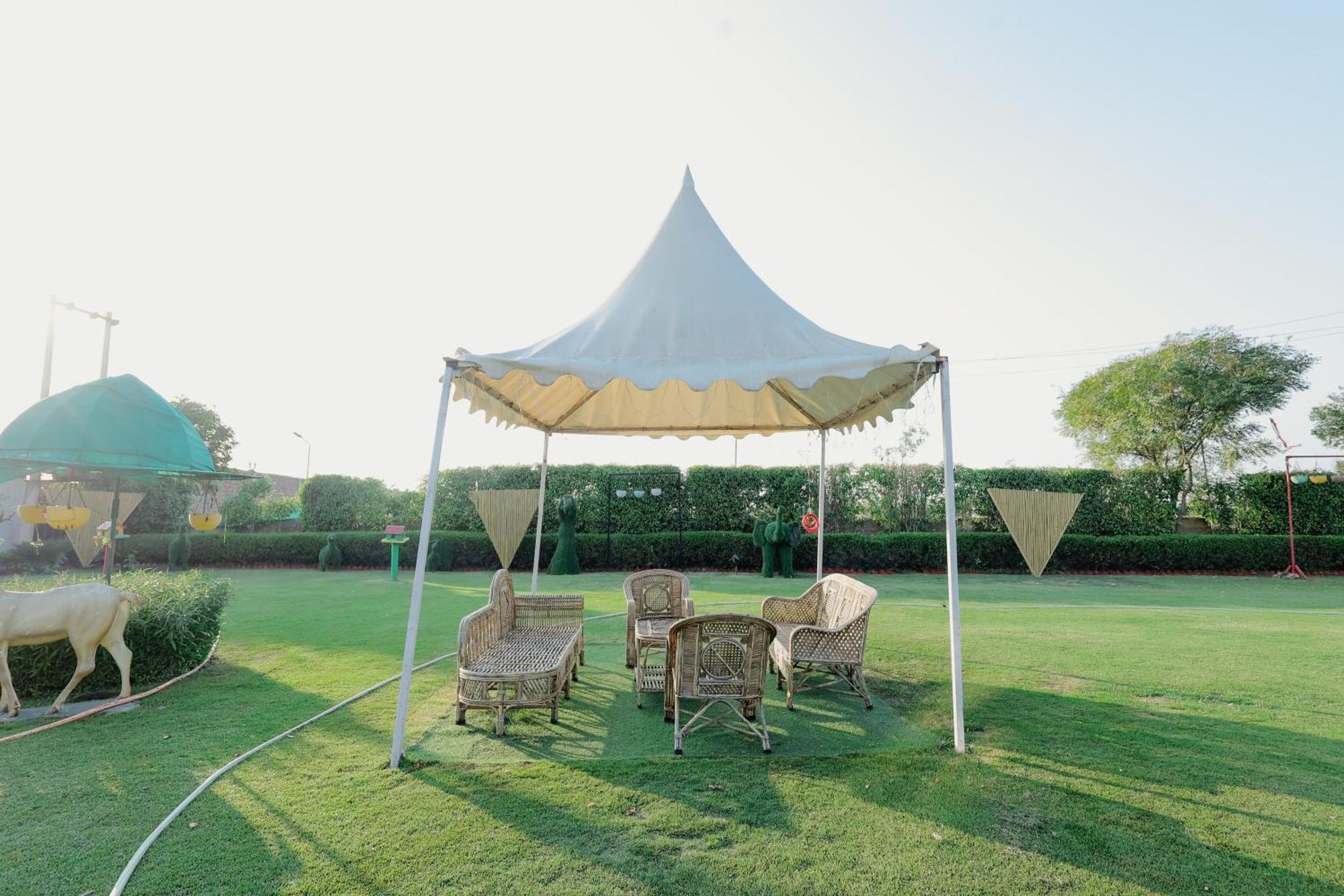 Elegance Resort Vrindāvan Eksteriør bilde